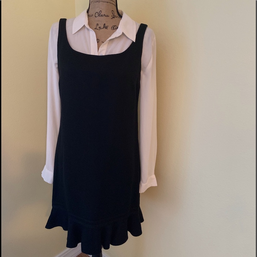 Super cute vintage little black dress